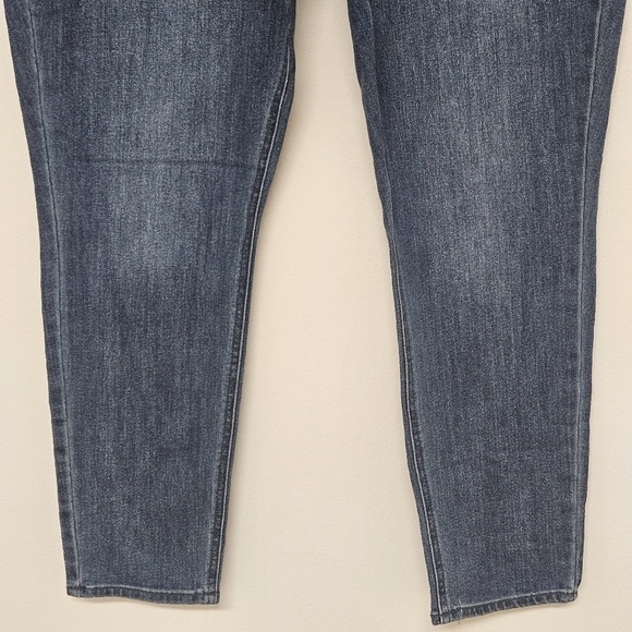 70 NWT OLD NAVY HIGH RISE WOW SUPER SKINNY JEANS WOMEN'S PLUS SIZE 16 - Picture 8 of 9